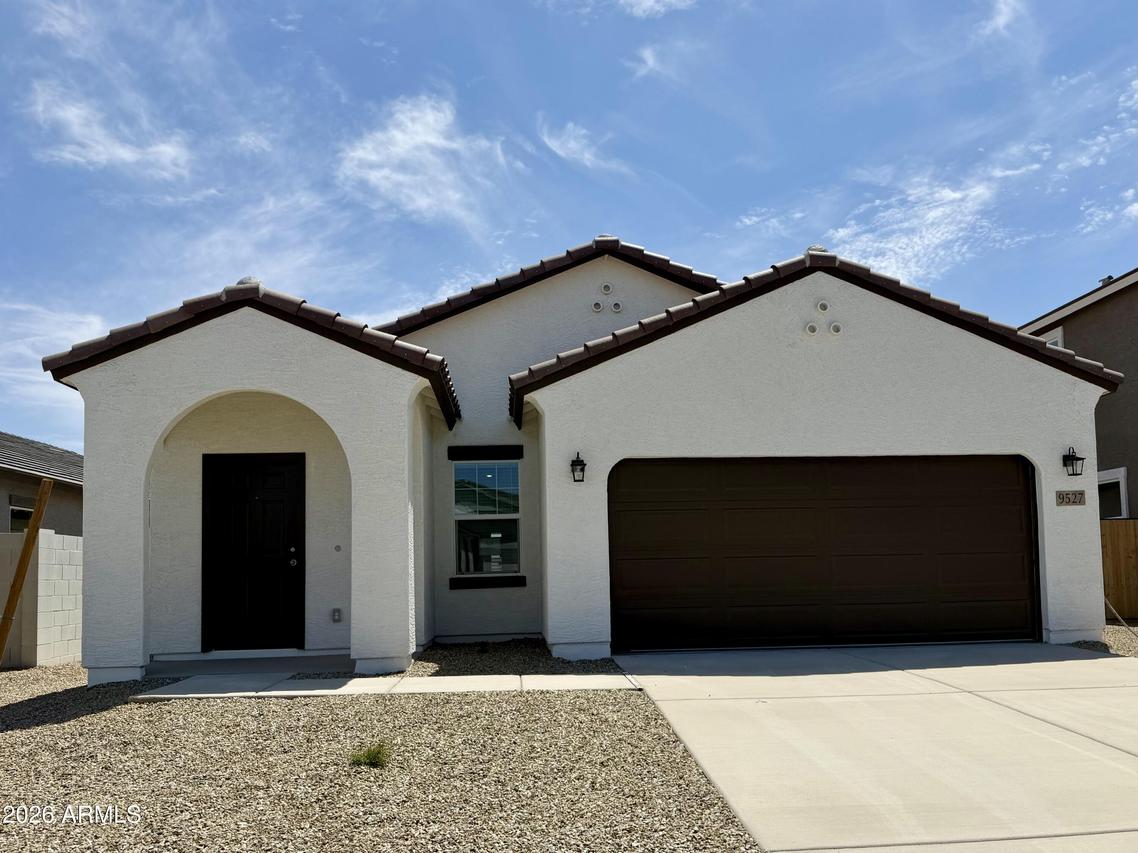9527 W Gaby Rd., Tolleson, AZ 85353