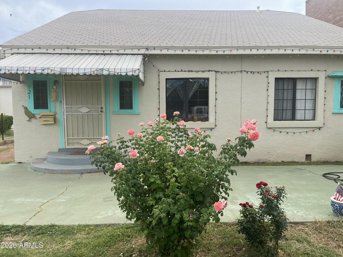 921 E 10th St., Douglas, AZ 85607