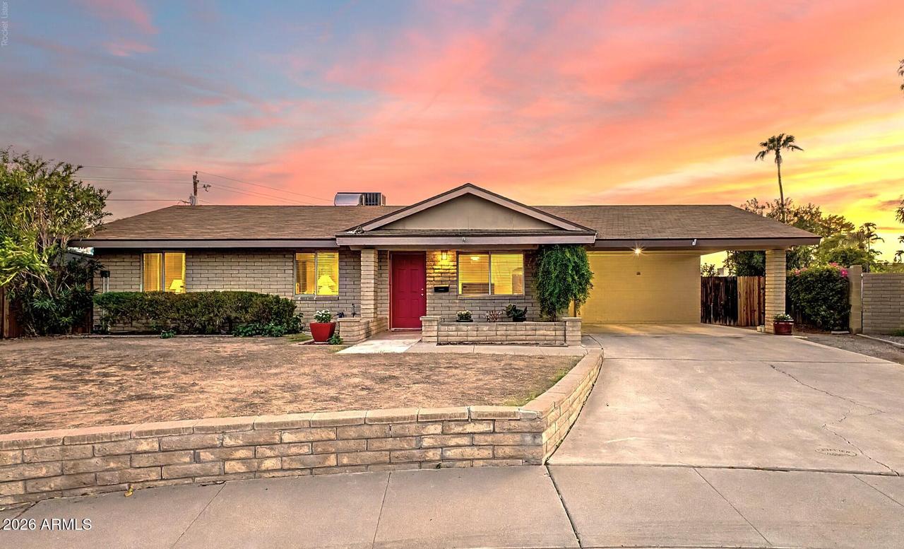 11208 N 38th Pl., Phoenix, AZ 85028