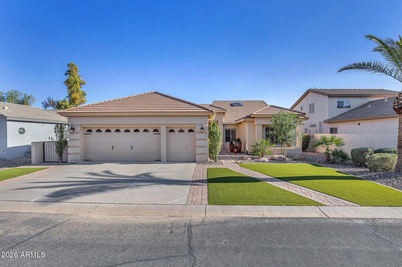 10059 E Cedar Waxwing Dr., Sun Lakes, AZ 85248