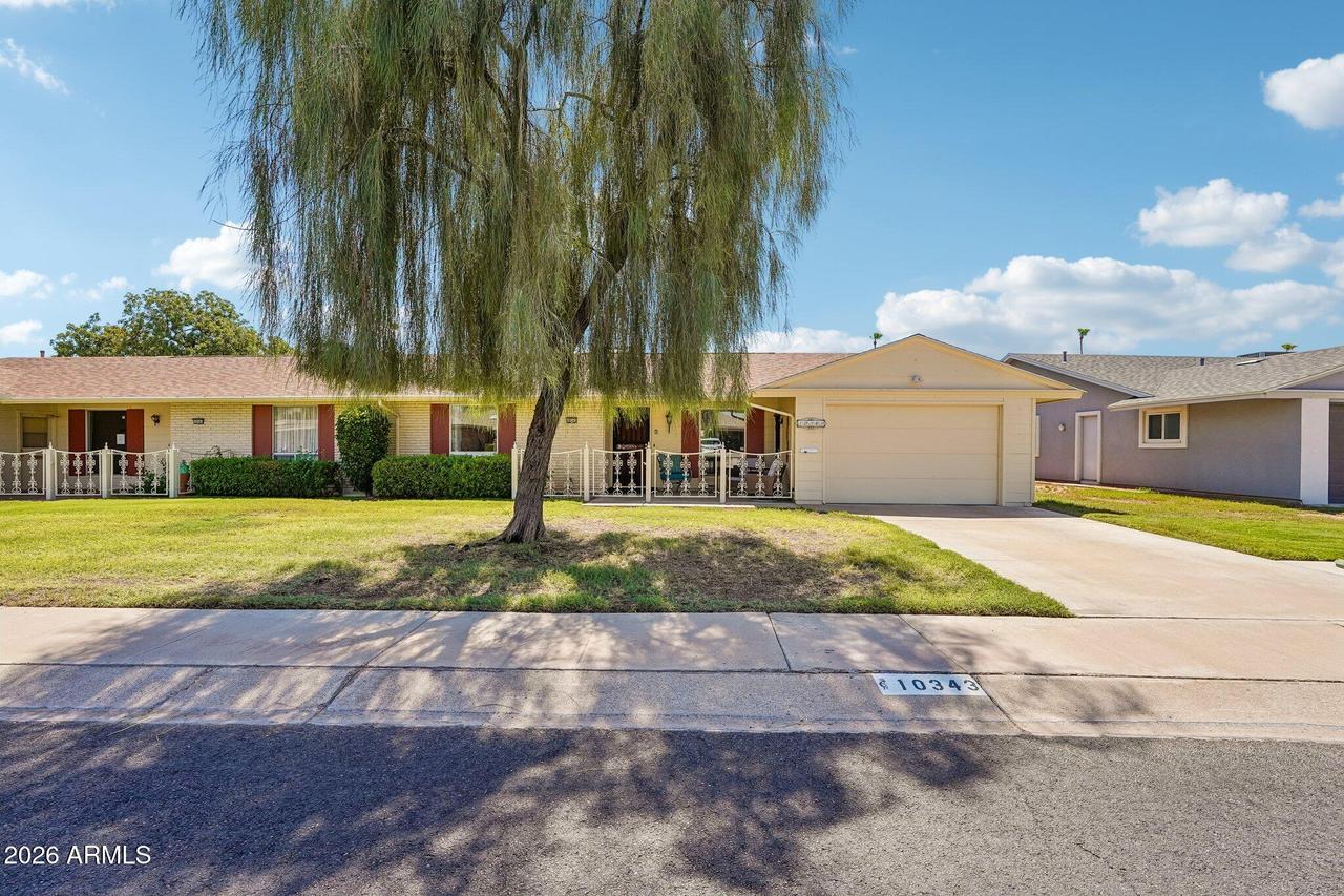 10343 W Prairie Hills Cir., Sun City, AZ 85351