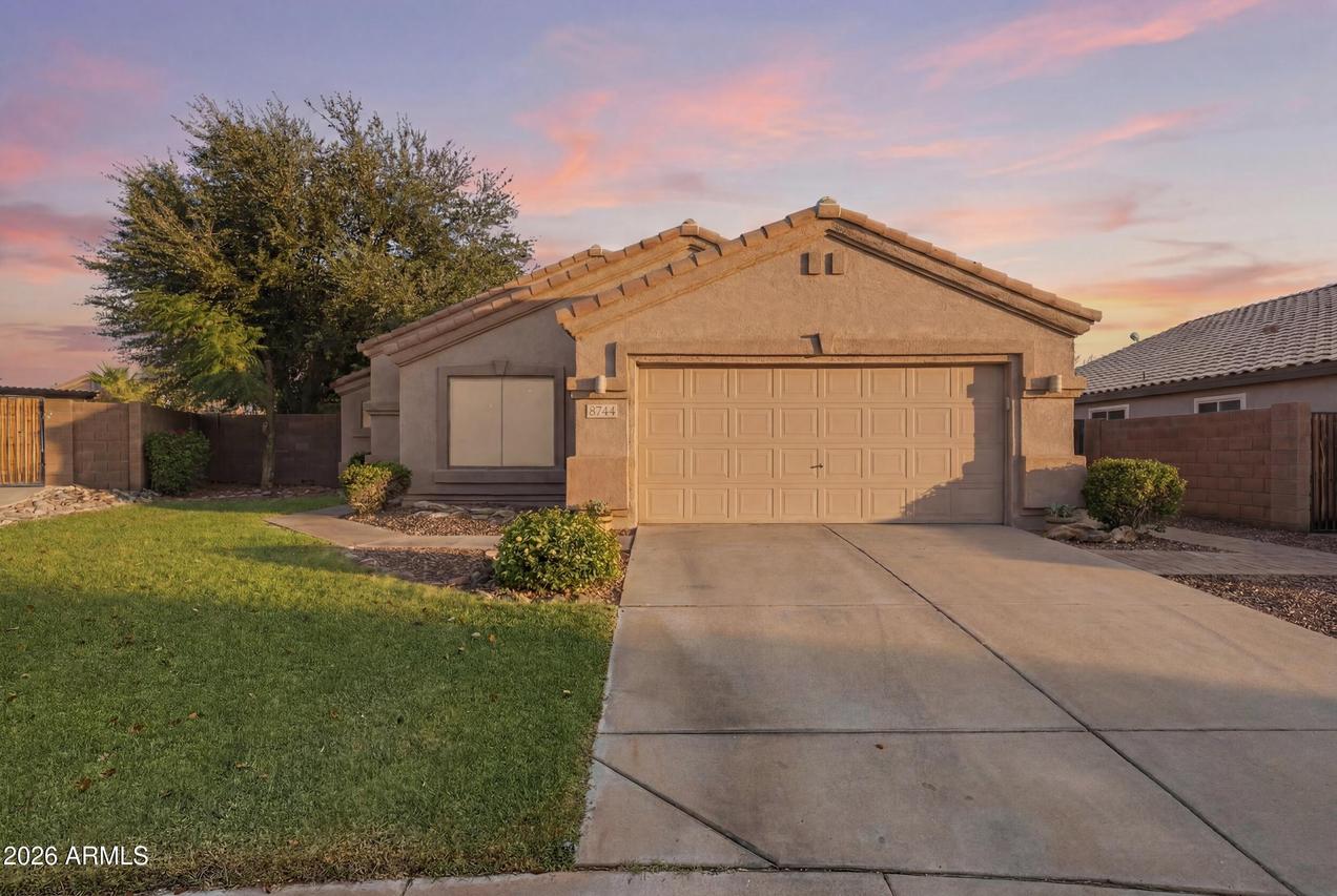 8744 W Lone Cactus Dr., Peoria, AZ 85382