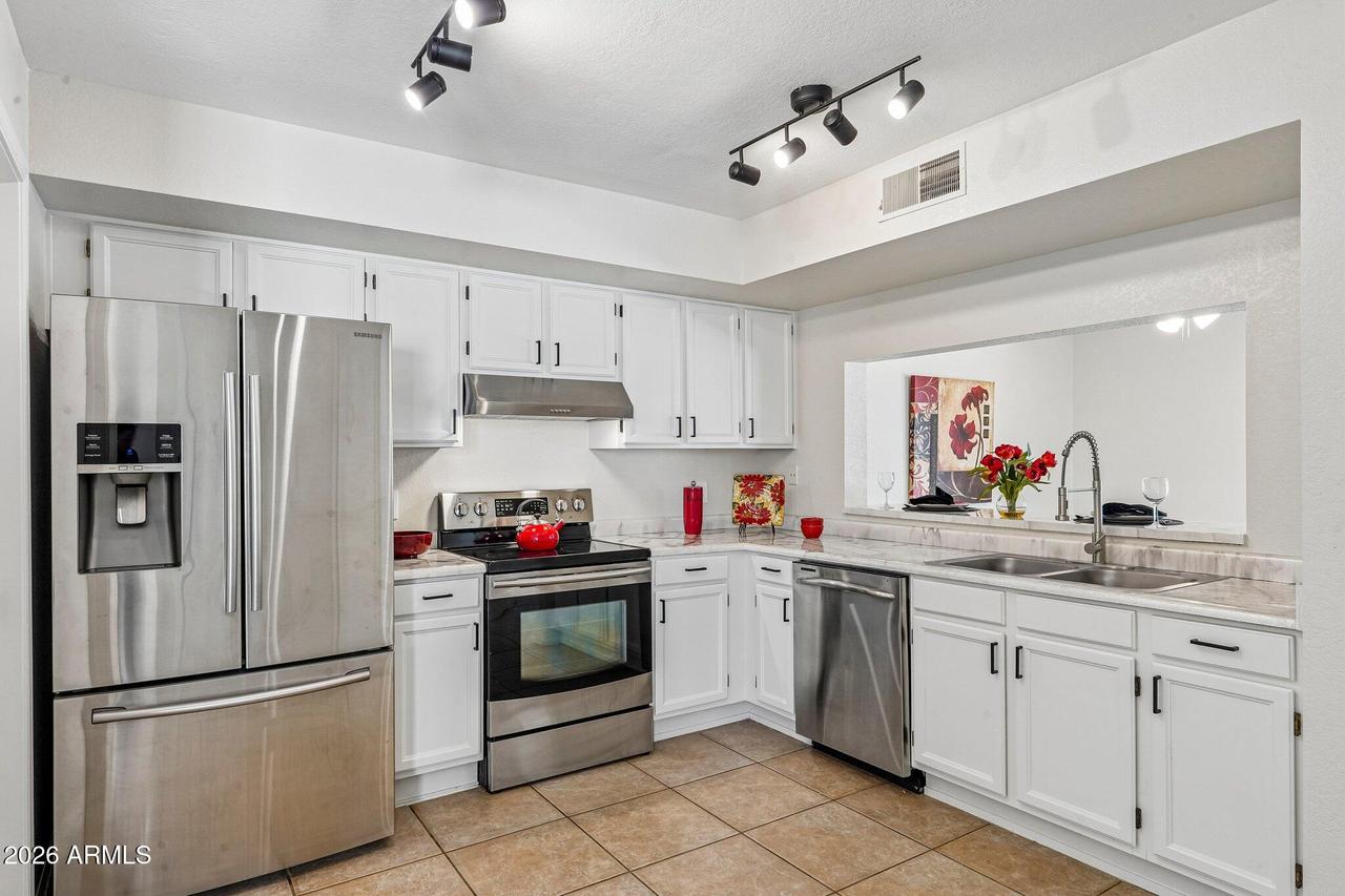 15814 N 37th Dr., Phoenix, AZ 85053
