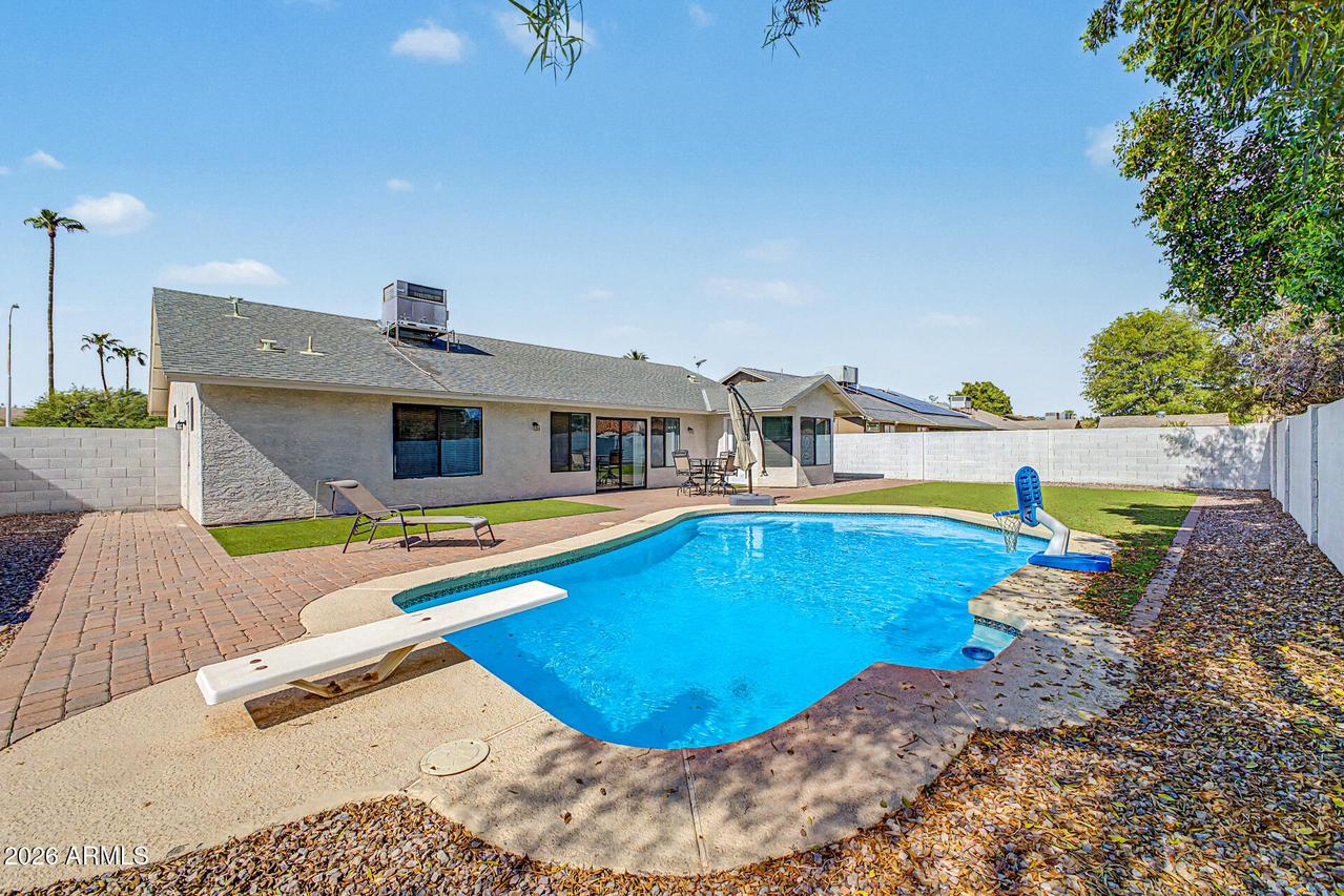 2067 W Gila Ln., Chandler, AZ 85224