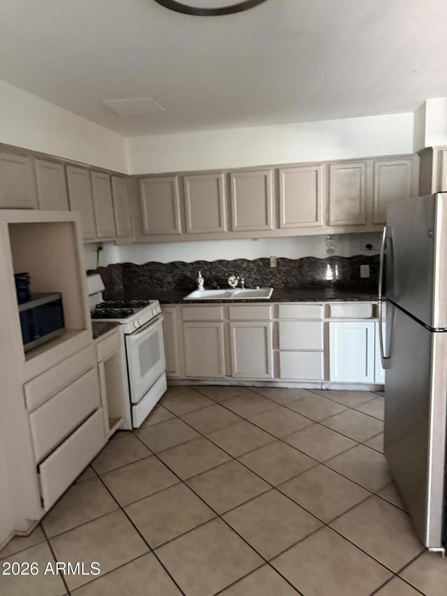 6952 W Wolf St., Phoenix, AZ 85033