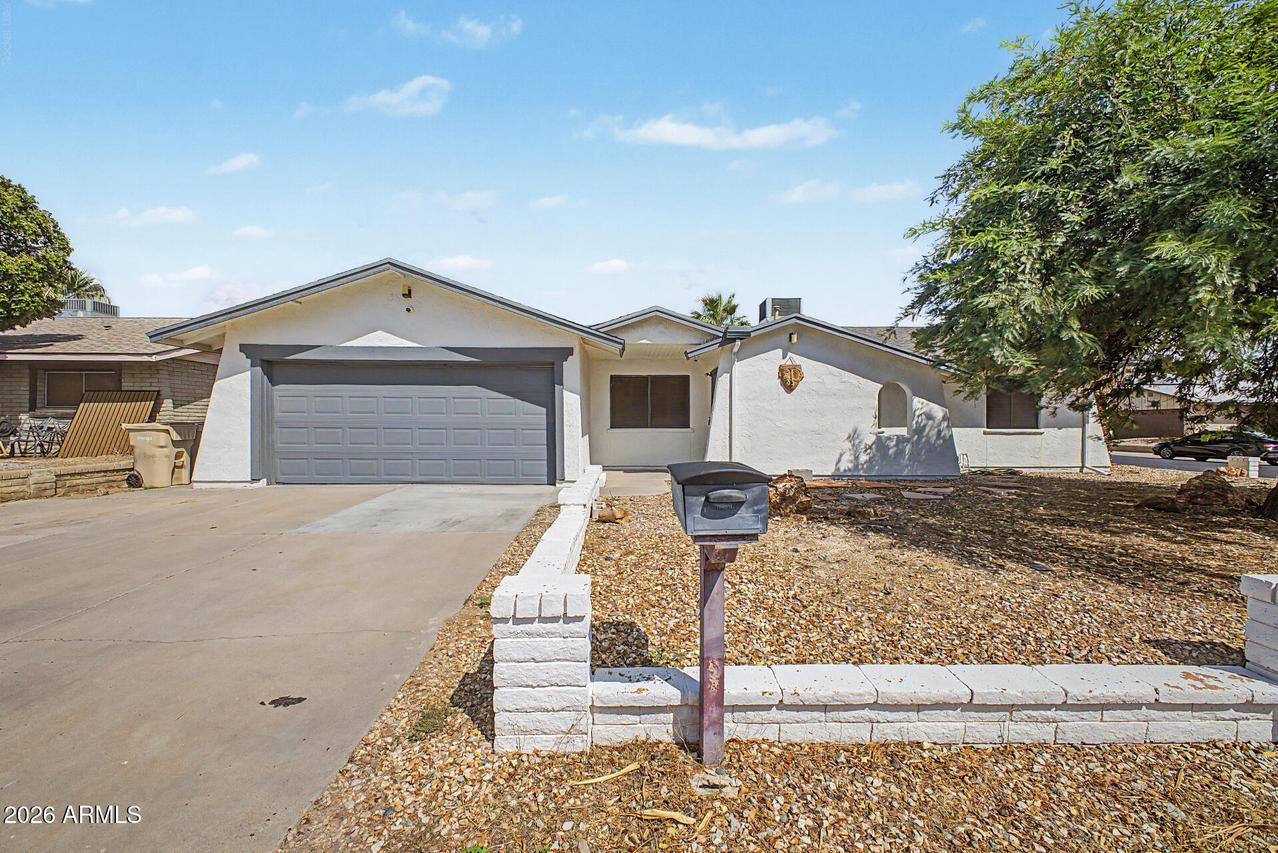 15243 N 52nd Dr., Glendale, AZ 85306