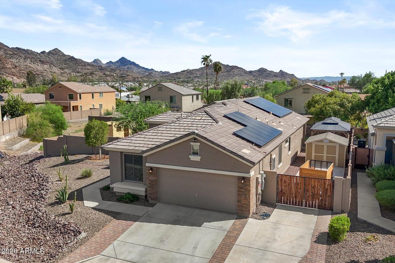1229 E Shangri La Rd., Phoenix, AZ 85020