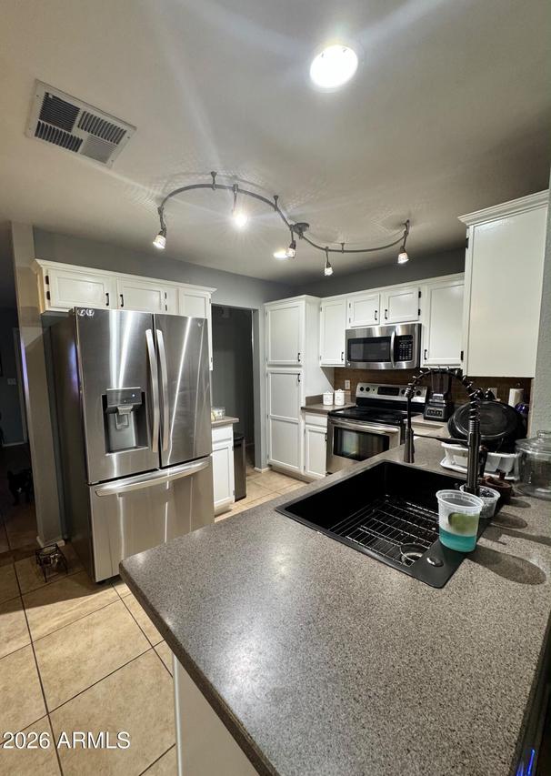 3152 W Crest Ln., Phoenix, AZ 85027