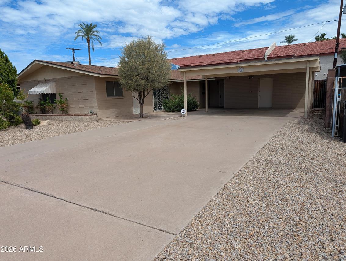 1907 N 42nd St., Phoenix, AZ 85008