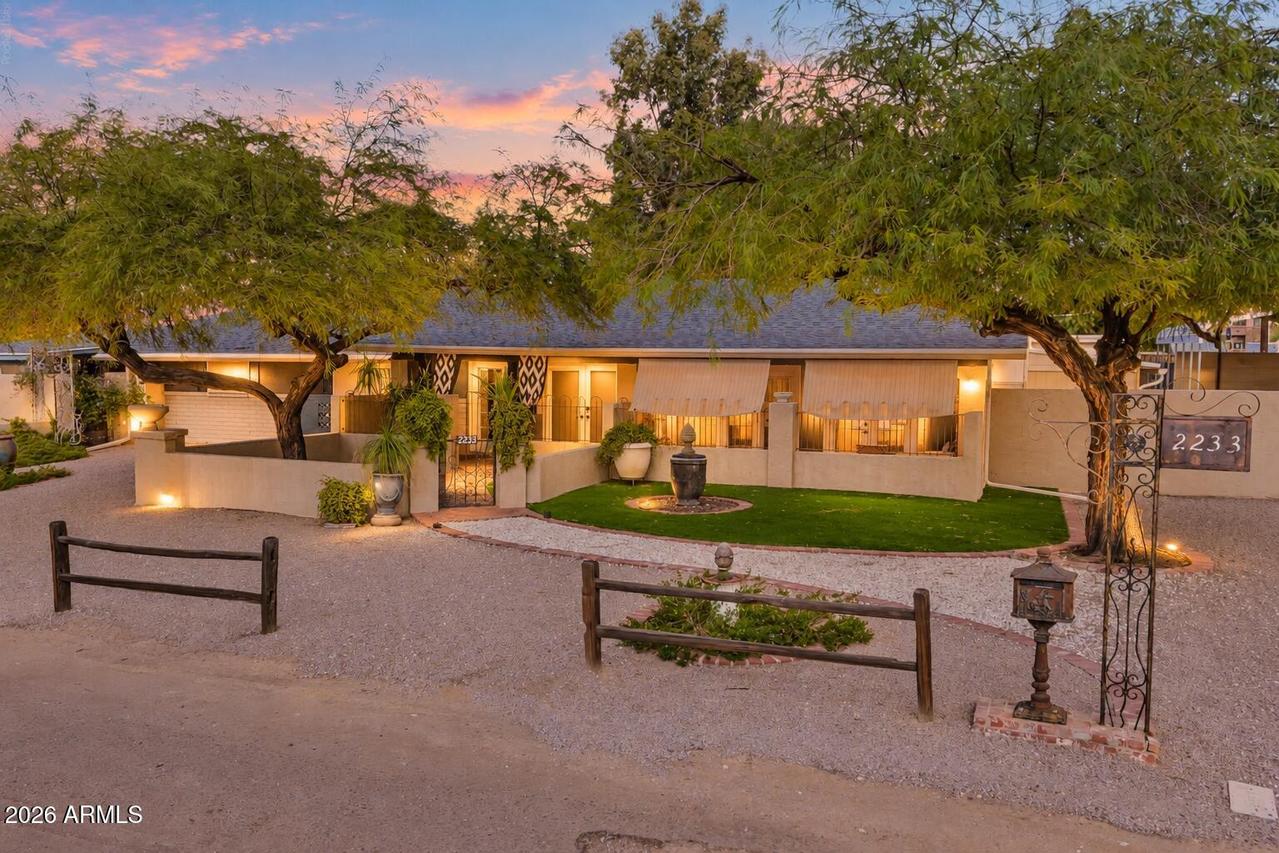2233 N Sunset Dr., Mesa, AZ 85215