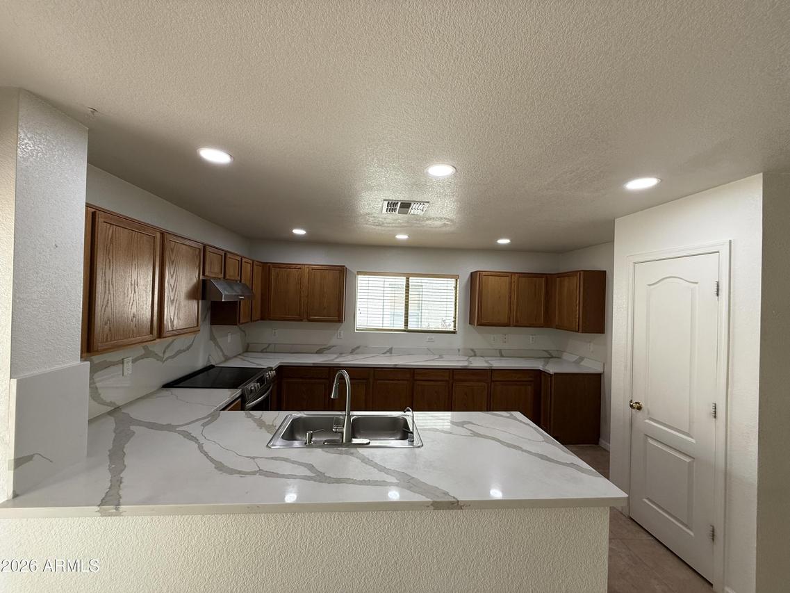 9518 N 82nd Glen, Peoria, AZ 85345