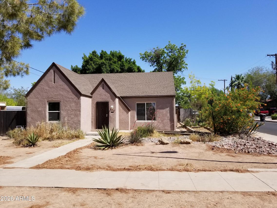 130 E 2nd Ave., Mesa, AZ 85210
