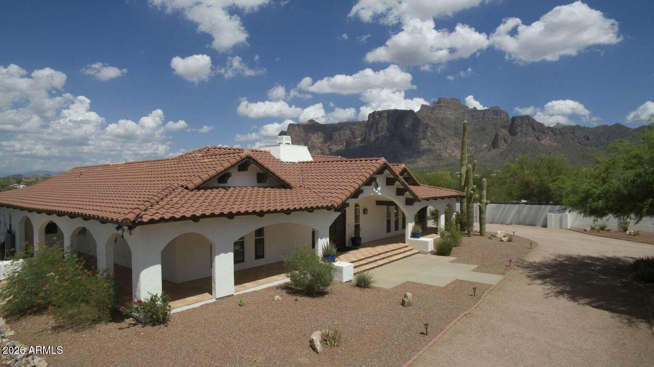 4932 E Greasewood St., Apache Junction, AZ 85119