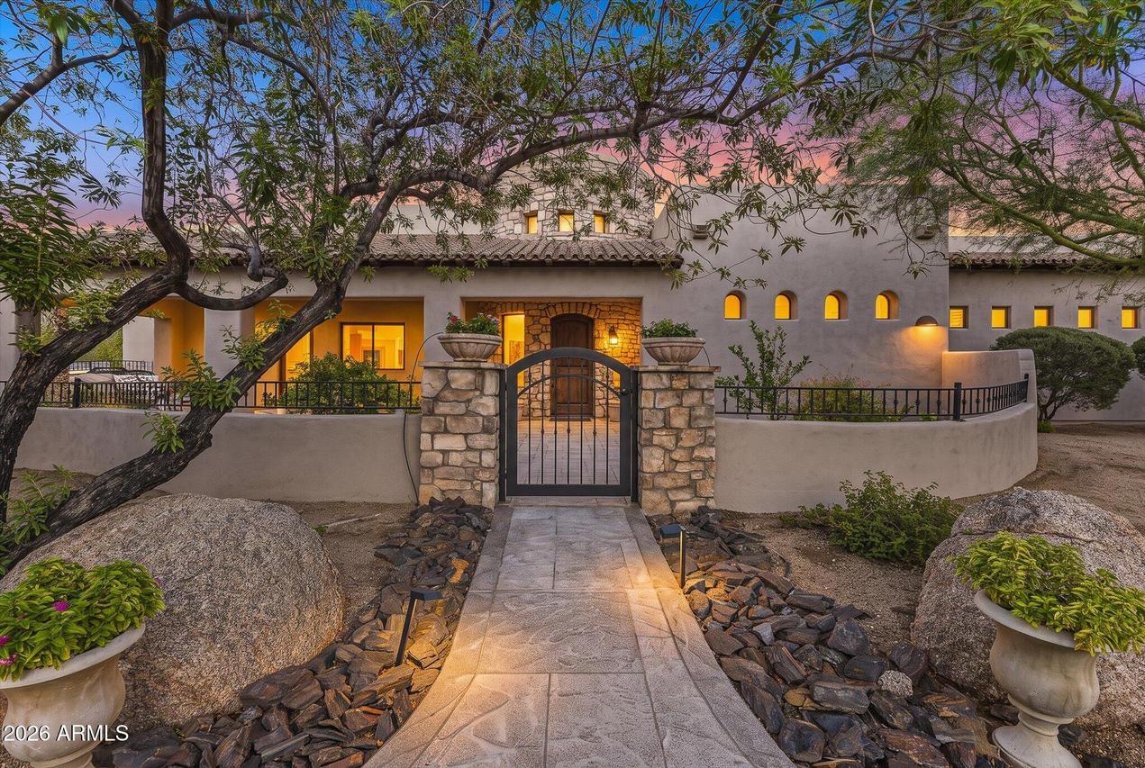 7621 E Dixileta Dr., Scottsdale, AZ 85266