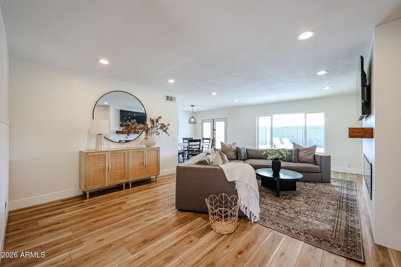 5209 E Beck Ln., Scottsdale, AZ 85254