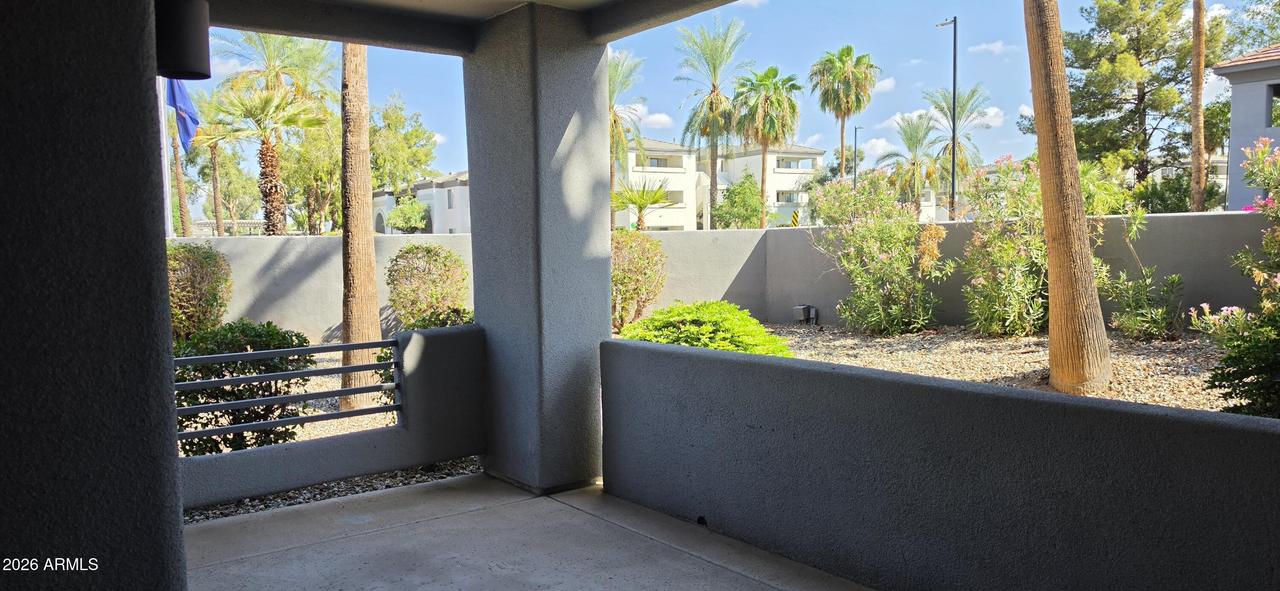 7401 W Arrowhead Clubhouse Dr. #1002, Glendale, AZ 85308