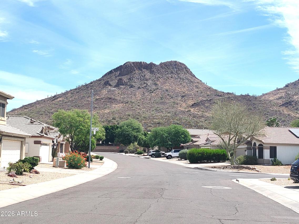 6510 W Chisum Tr., Phoenix, AZ 85083