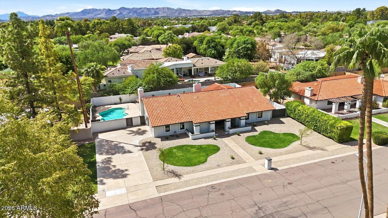 8852 S Lakeshore Dr., Tempe, AZ 85284
