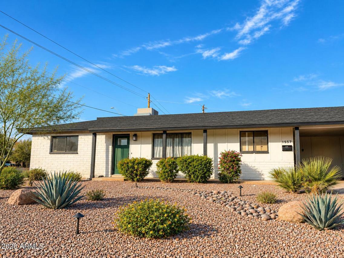 1557 N Fern Cir., Mesa, AZ 85201