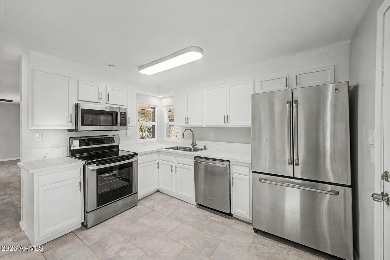 2425 W Papago St., Phoenix, AZ 85009