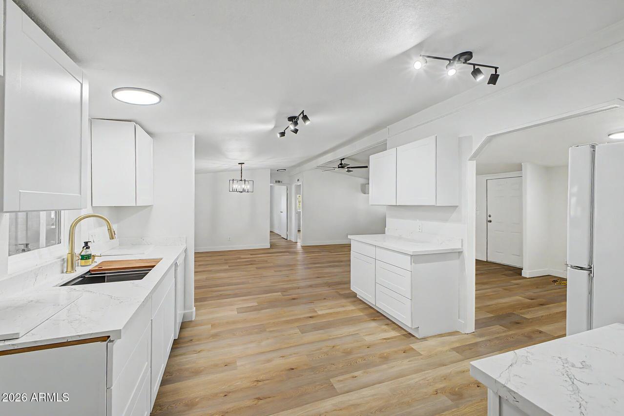 4335 E Fremont St., Phoenix, AZ 85042