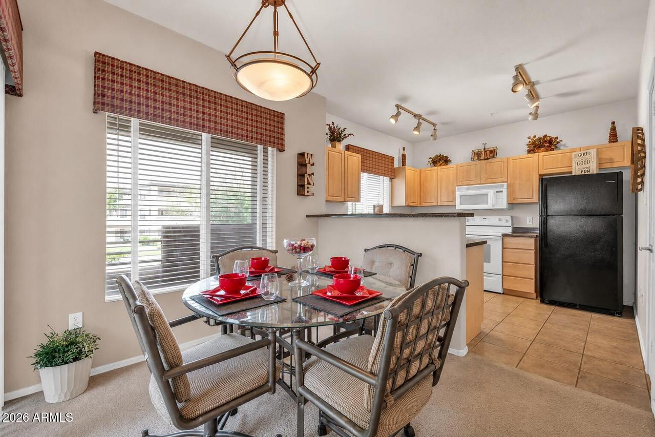 7401 W Arrowhead Clubhouse Dr. #2067, Glendale, AZ 85308