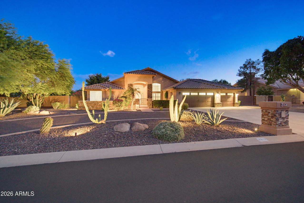 4613 W Desert Hollow Dr., Phoenix, AZ 85083
