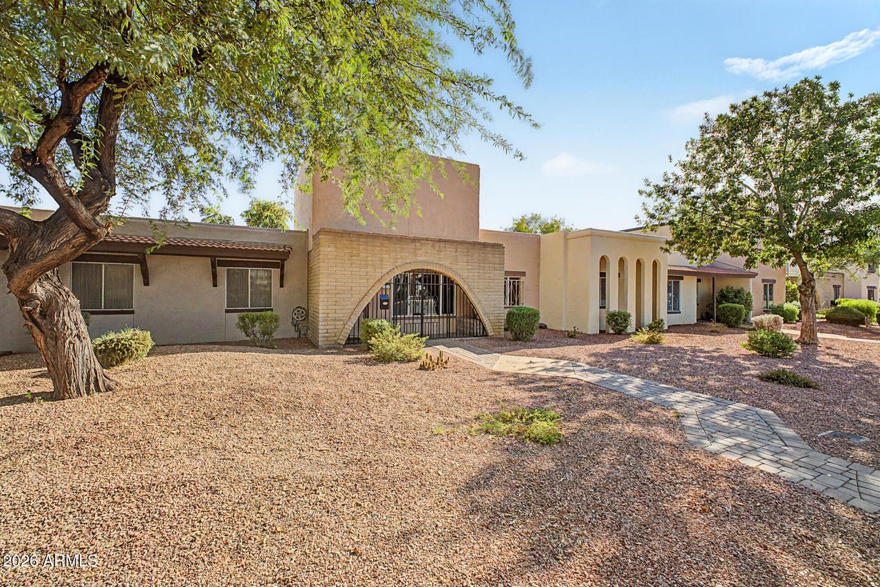 1735 W Claremont St., Phoenix, AZ 85015