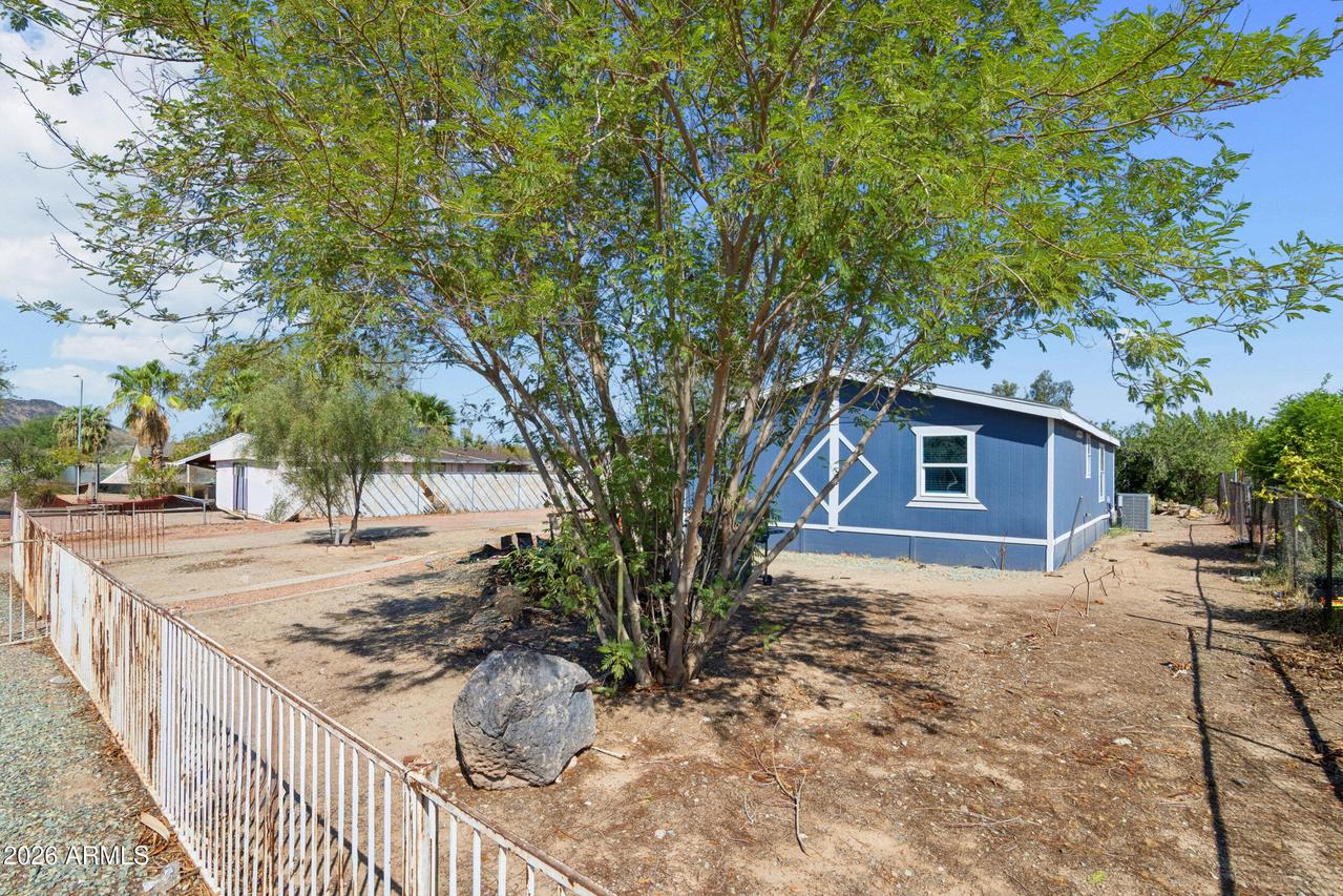 3820 W Lone Cactus Dr., Glendale, AZ 85308