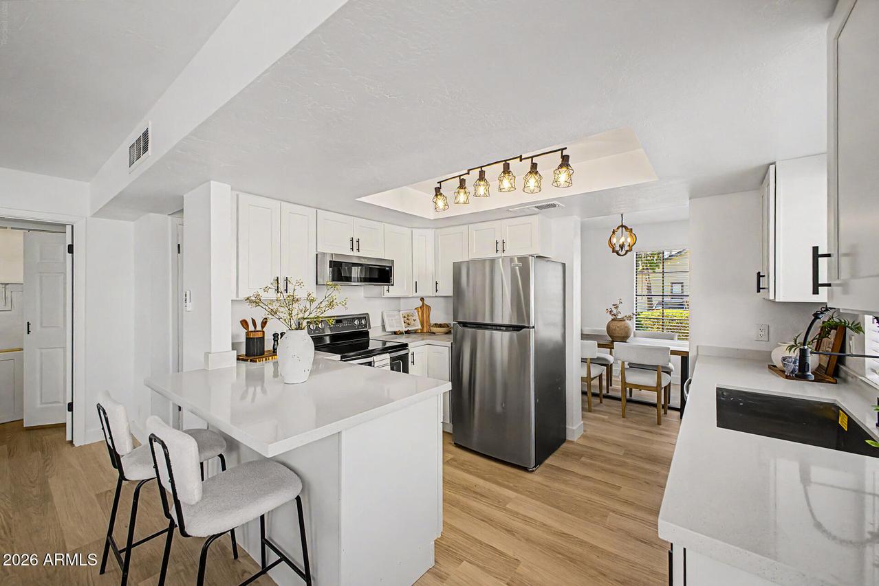 2455 E Broadway Rd. #130, Mesa, AZ 85204