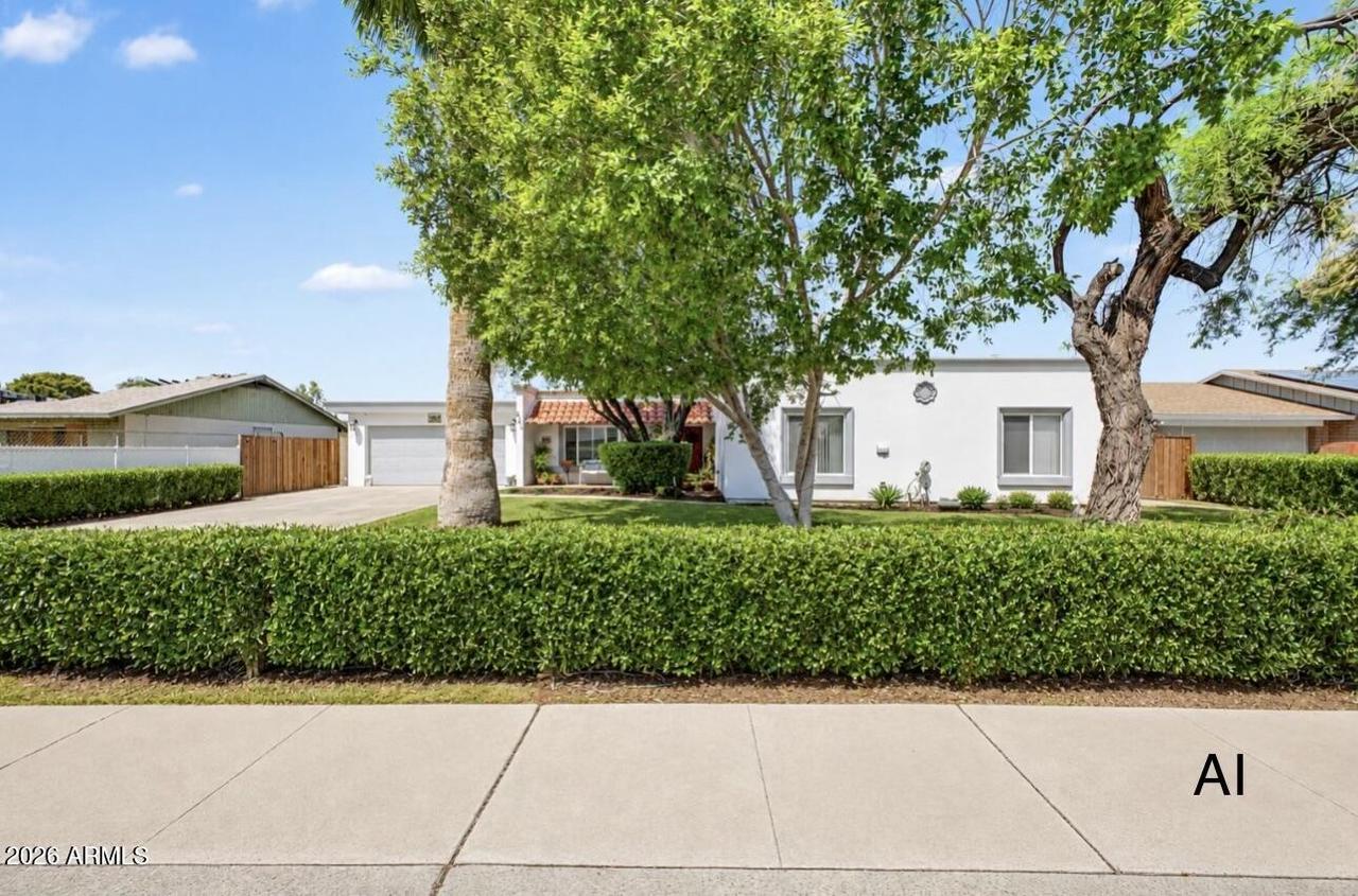 5816 W Royal Palm Rd., Glendale, AZ 85302