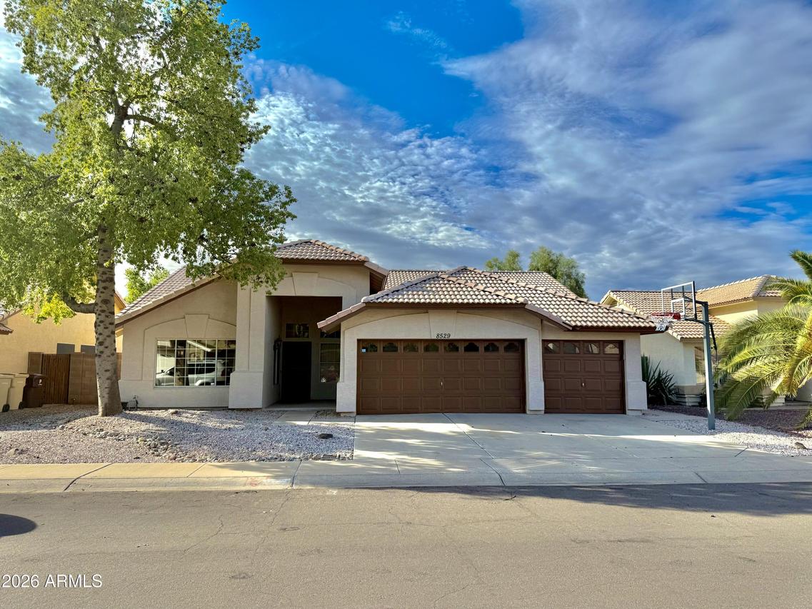 8529 W Willow Ave., Peoria, AZ 85381