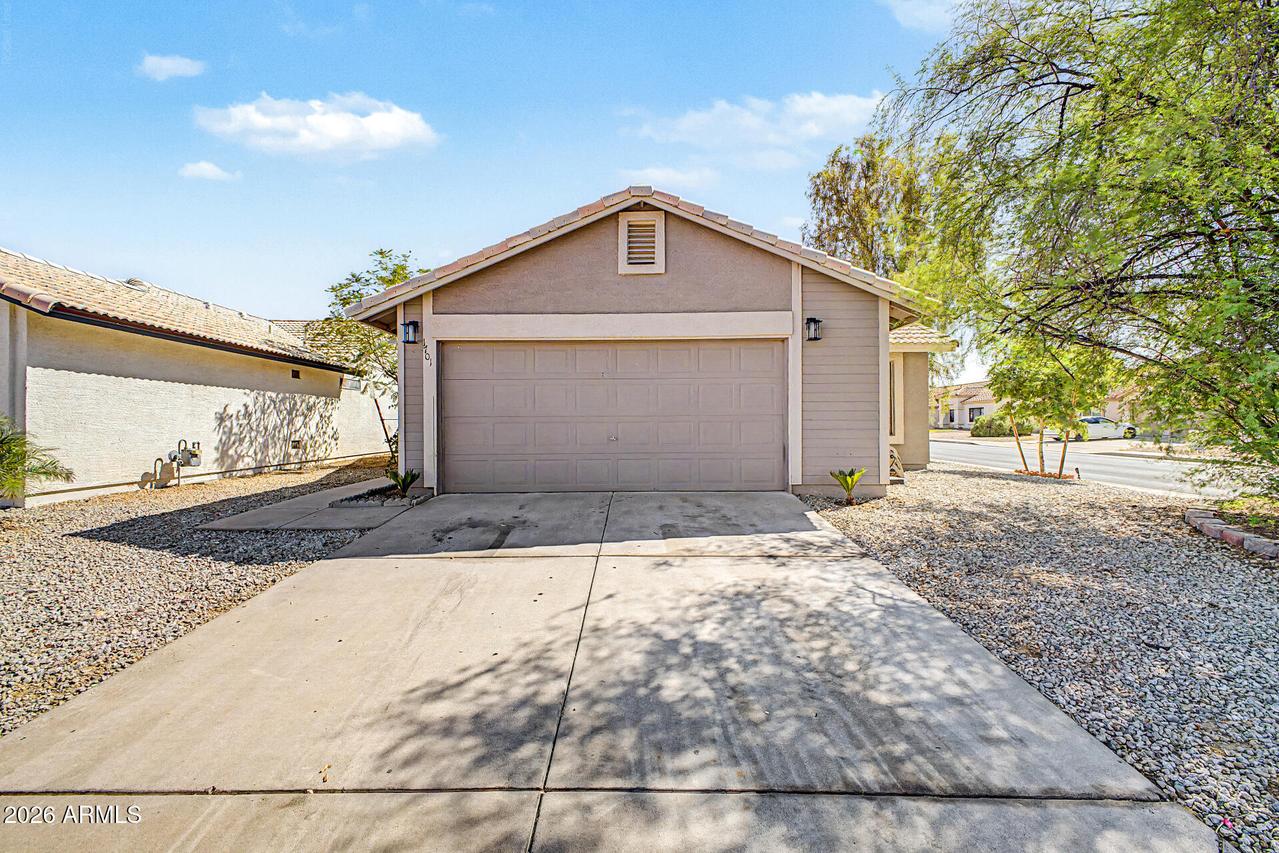 1701 E Carter Rd., Phoenix, AZ 85042