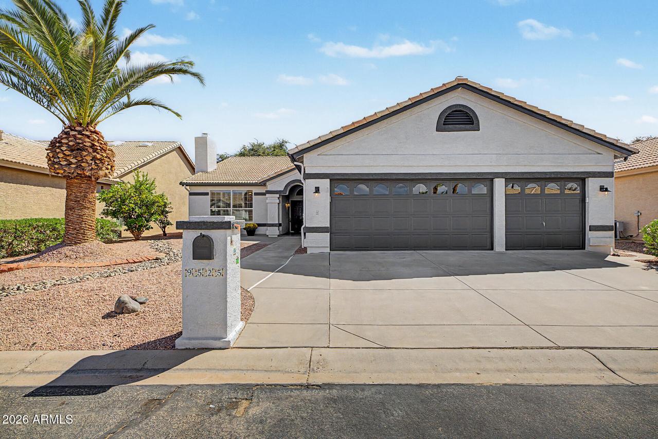 9525 E Champagne Dr., Sun Lakes, AZ 85248