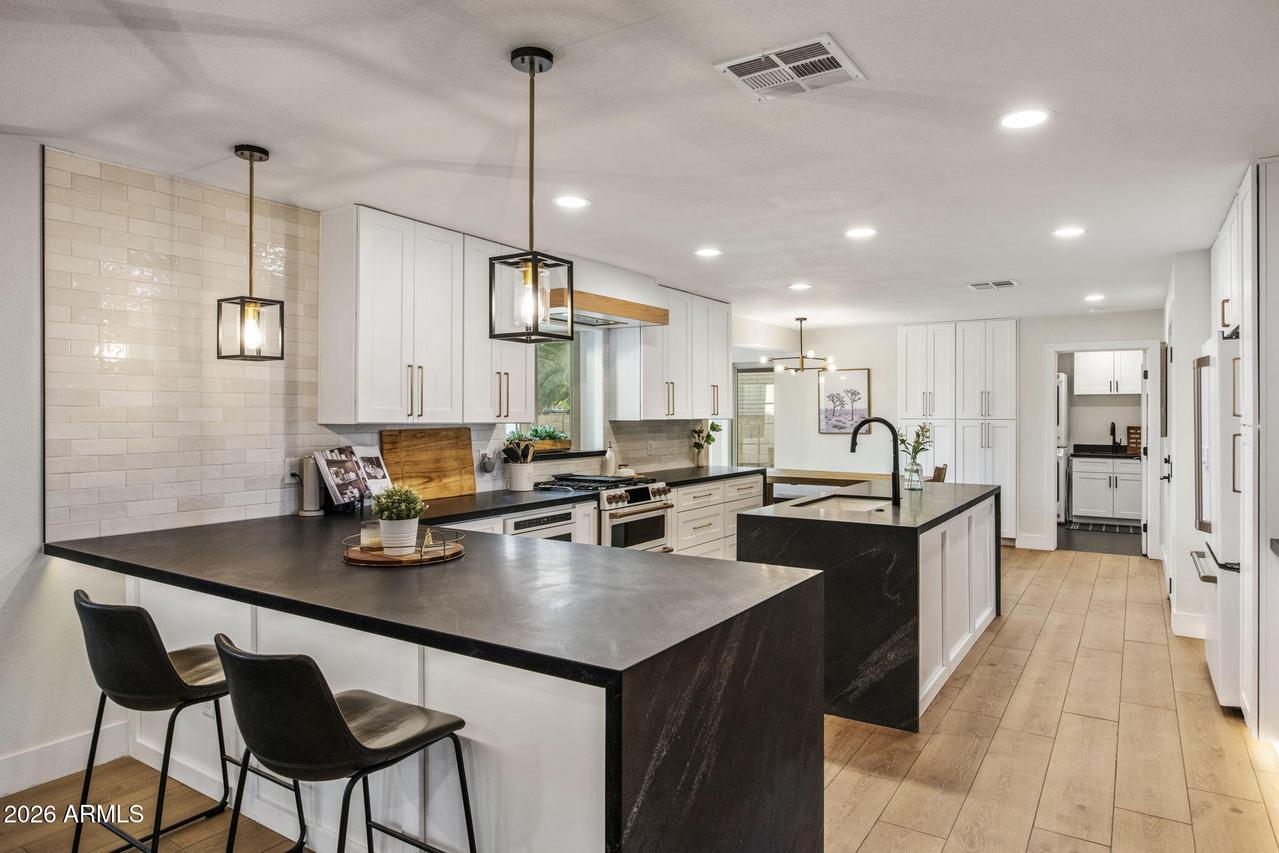 801 W Gleneagles Dr., Phoenix, AZ 85023