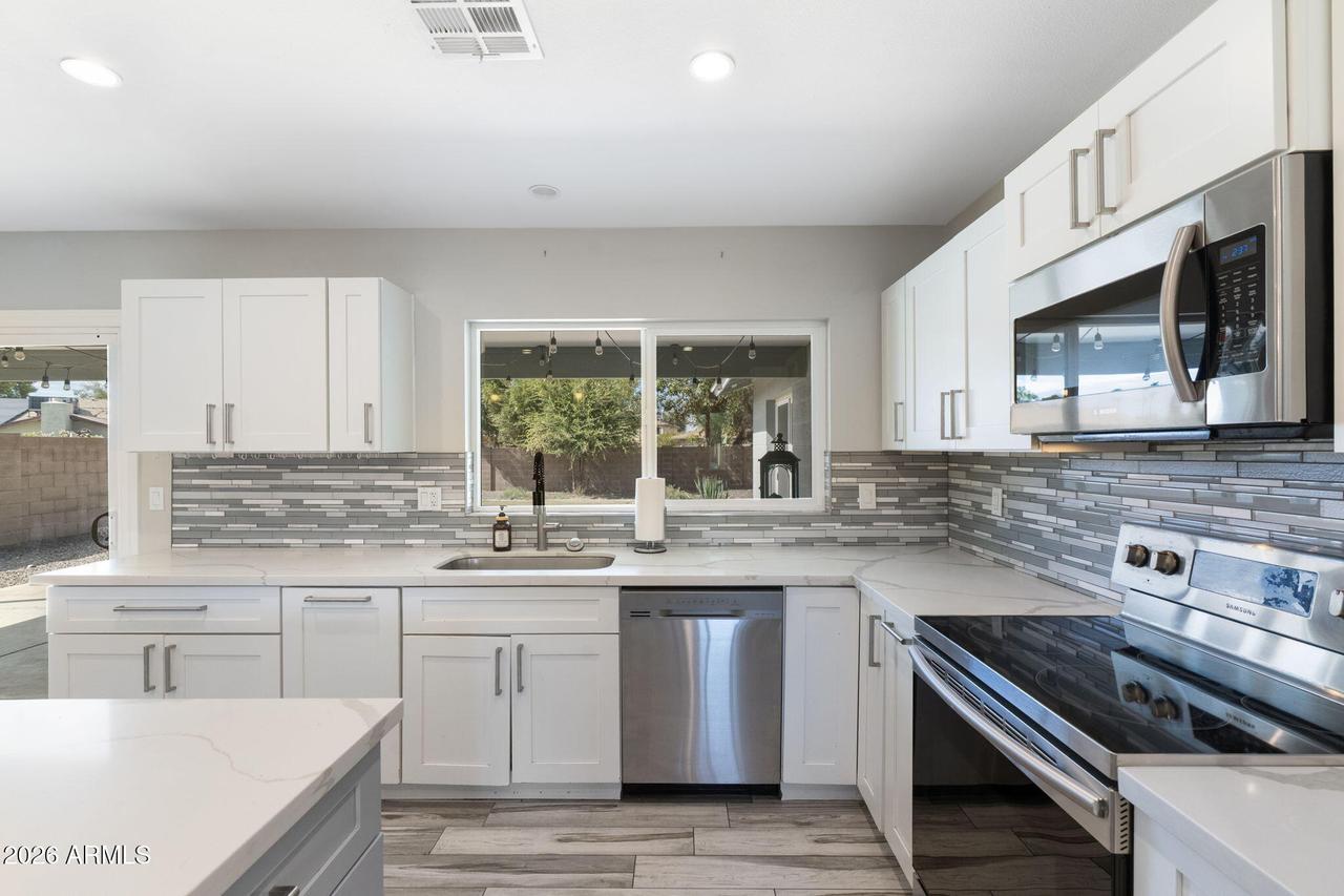 2418 W Calavar Rd., Phoenix, AZ 85023