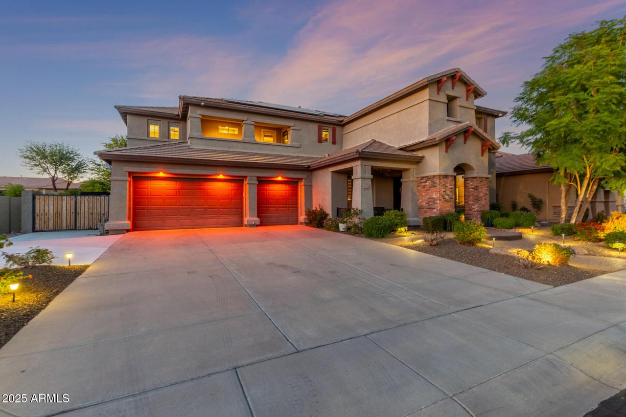 40128 N Hickok Tr., Phoenix, AZ 85086