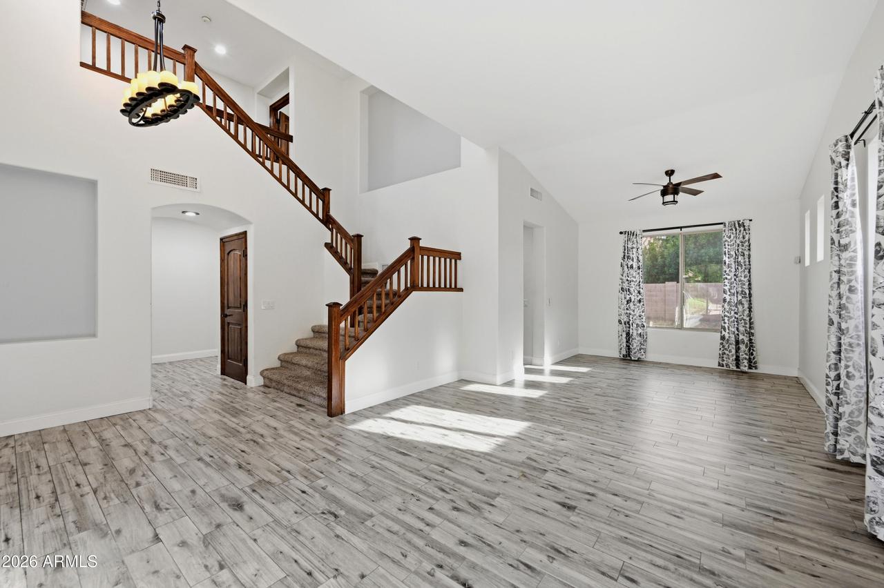 563 E Krista Way, Tempe, AZ 85284