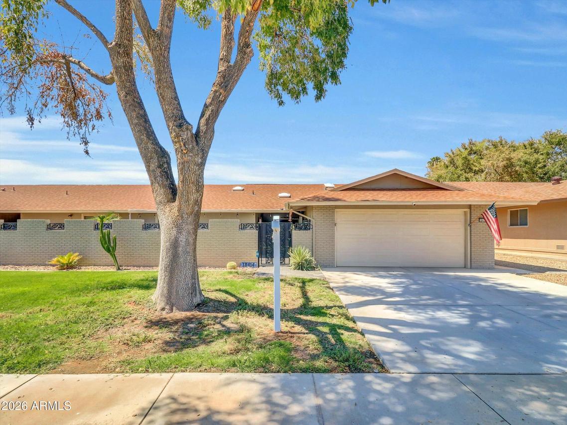 18414 N 104th Ave., Sun City, AZ 85373