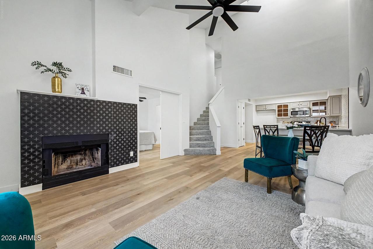 3302 E Aire Libre Ave. #102, Phoenix, AZ 85032