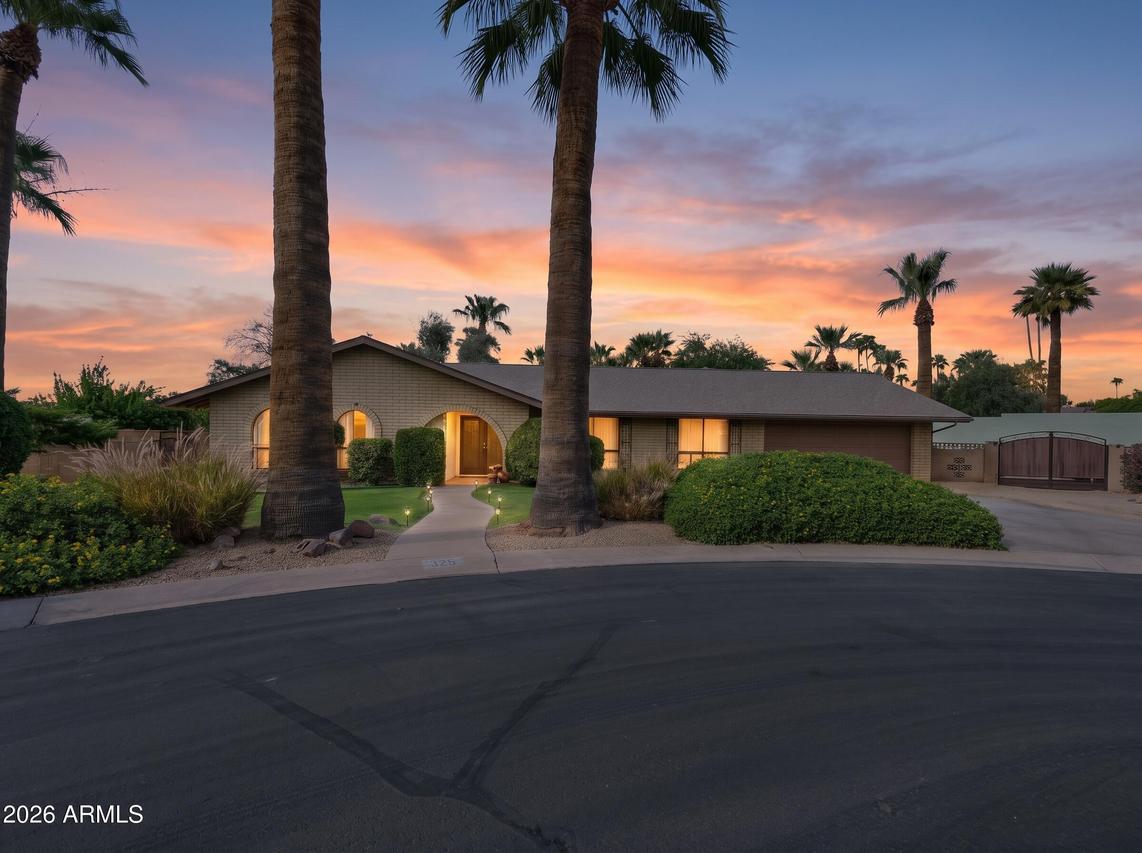 325 W Alegre Dr., Litchfield Park, AZ 85340