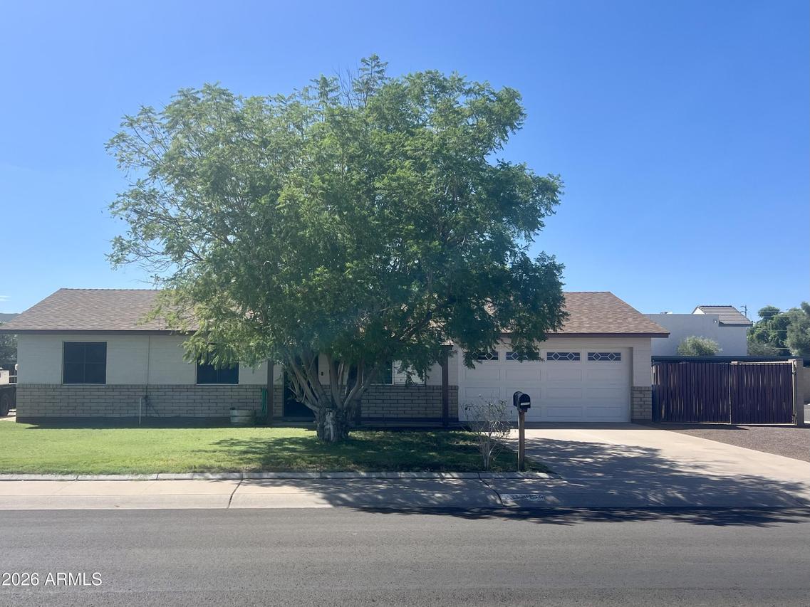 12036 N 41st Dr., Phoenix, AZ 85029