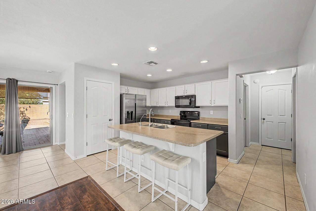 32974 N Sandstone Dr., San Tan Valley, AZ 85143