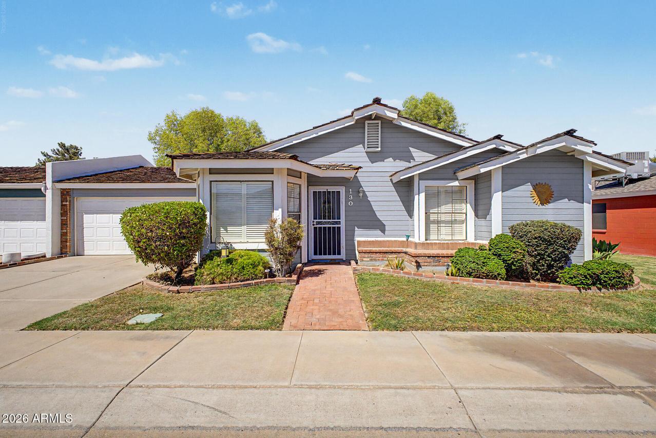 130 E Campo Bello Dr., Phoenix, AZ 85022