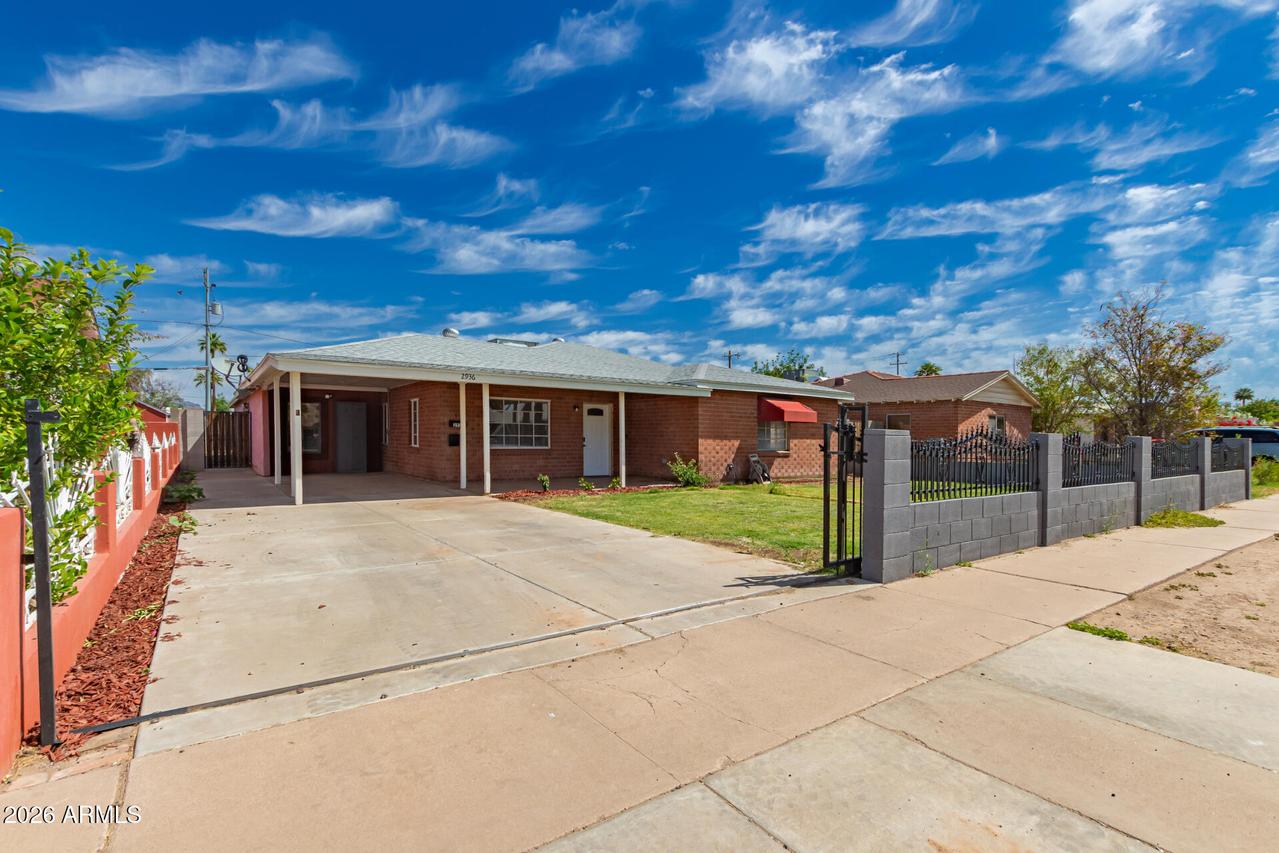 2936 E Willetta St., Phoenix, AZ 85008