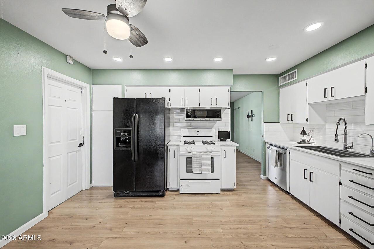 2045 W Cholla St., Phoenix, AZ 85029