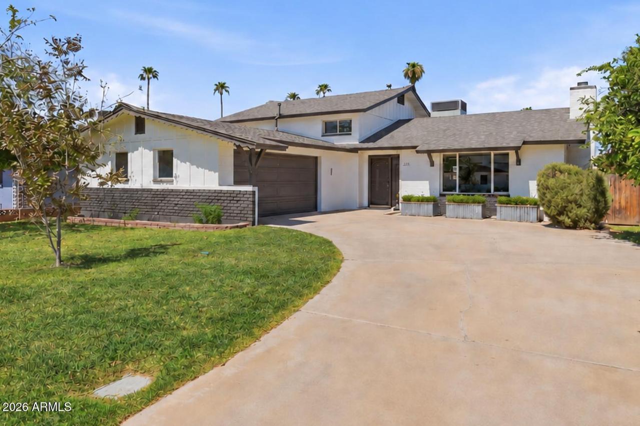 232 E Ellis Dr., Tempe, AZ 85282