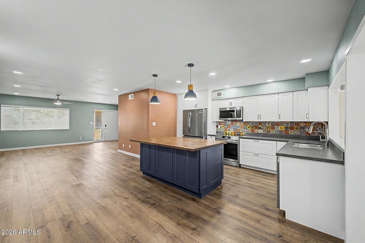 2182 E Minton Dr., Tempe, AZ 85282