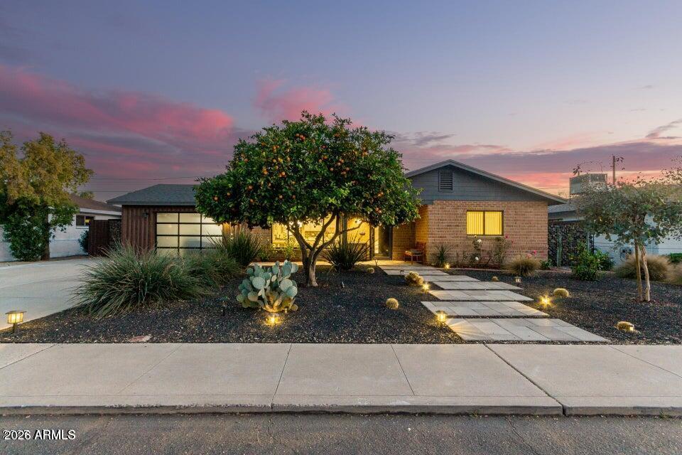 1837 E Minnezona Ave., Phoenix, AZ 85016