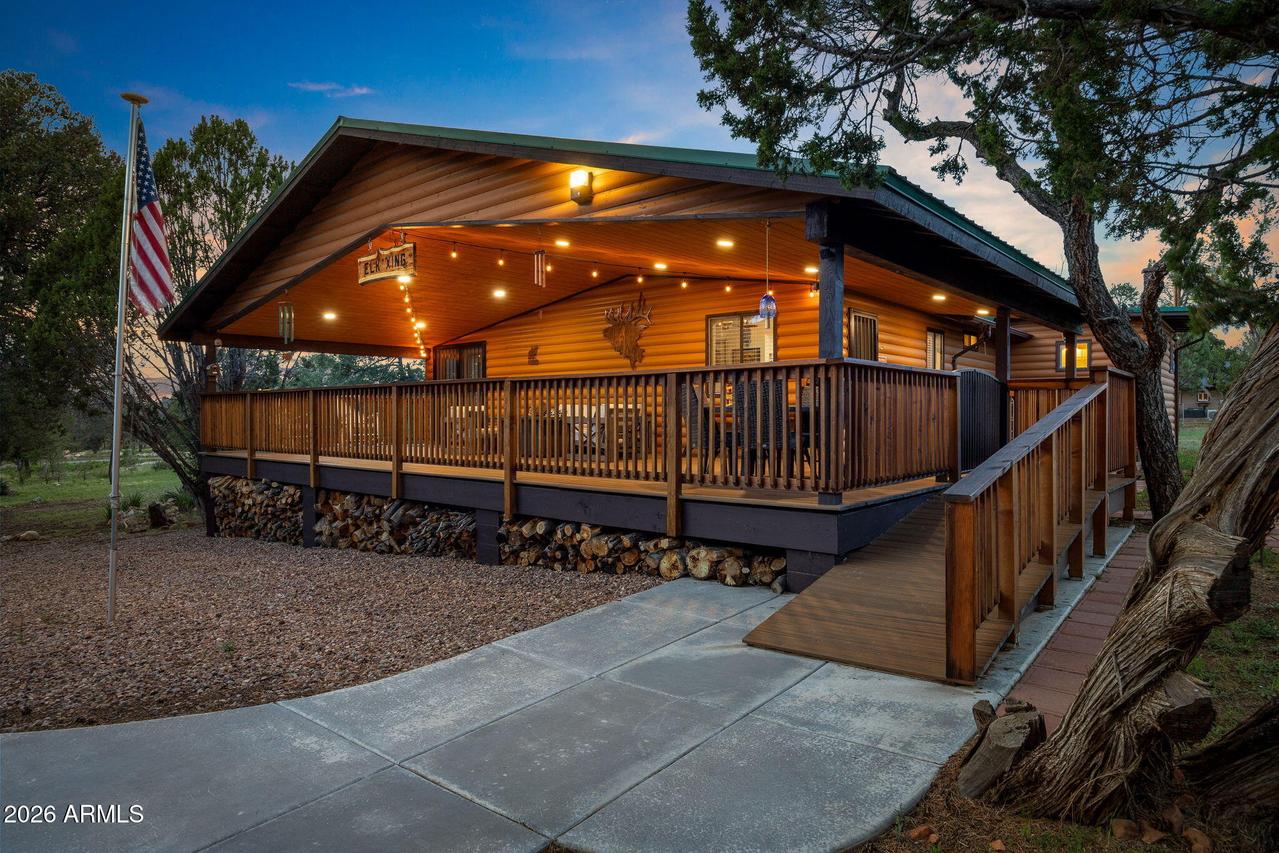 3339 Navajo Dr., Overgaard, AZ 85933